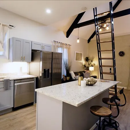 May Private Loft Apartment - 15 Min From Downtown